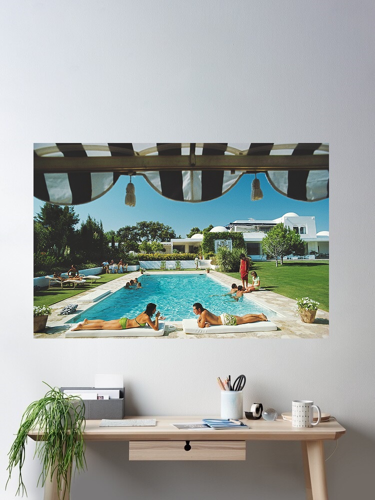 Retro Poolside Host Luxury Lif - Luxury Lifestyle Living recension och pris
