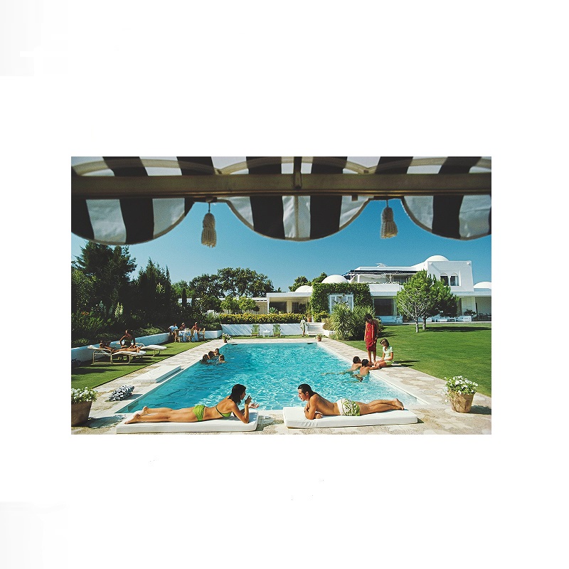 Retro Poolside Host Luxury Lif - Luxury Lifestyle Living recension och pris